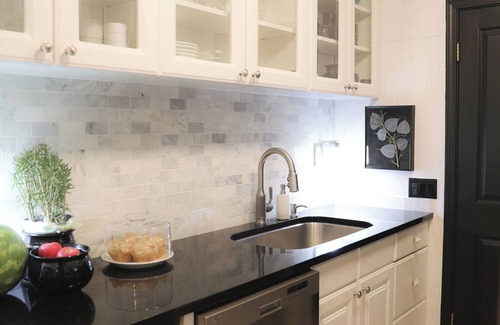 Warm Springs Condominio | Prospector Condo, nuevo en VRBO, a pie de ascensores, jacuzzi, canchas de tenis, piscina de verano