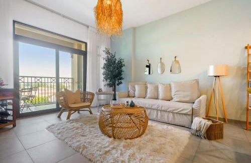 Umm Suqeim 3 Apartamento | Iconic Views Apt With Balcony Close to the Beach