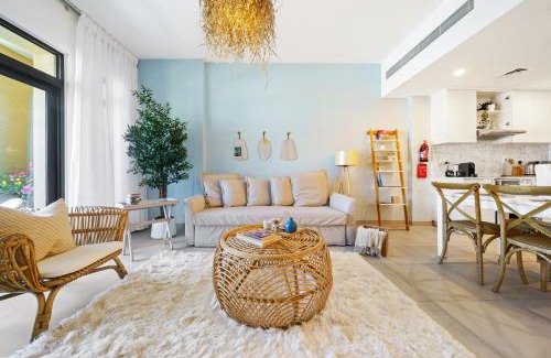 Umm Suqeim 3 Apartamento | Iconic Views Apt With Balcony Close to the Beach