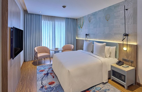Vile Parle East Hotel | ICONIQA Mumbai International Airport