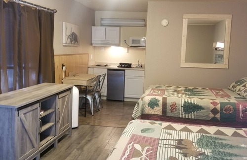 Bonners Ferry Hotel | Idaho Lodge and RV Park
