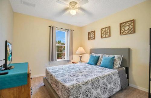 Kissimmee Apartamento | Ideal 3 BR Resort Villa with Laundry