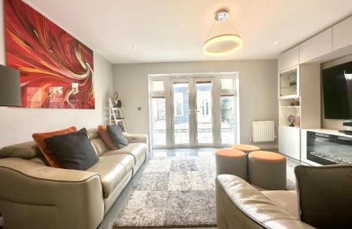 Bicester Casa | Ideal 4 Bedroomed House in Bicester