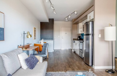 West Woodland Apartamento | Ideal Ballard 1BR w/ Lounge, nr Restaurants & Bars, by Blueground
