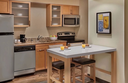 Chesterfield Hotel | Ideal Base in Chesterfield for St. Louis Exploration with Free Parking