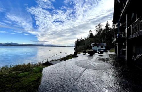 Friday Harbor Casa | Ideal Beachfront Retreat Experience Gorgeous!
