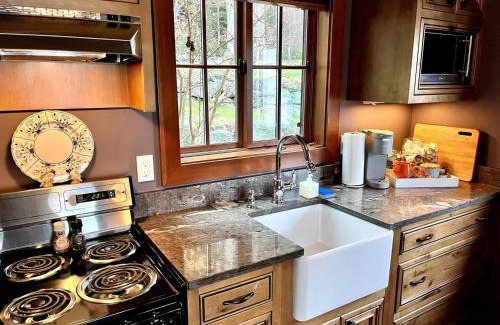 Friday Harbor Casa | Ideal Beachfront Retreat Experience Gorgeous!