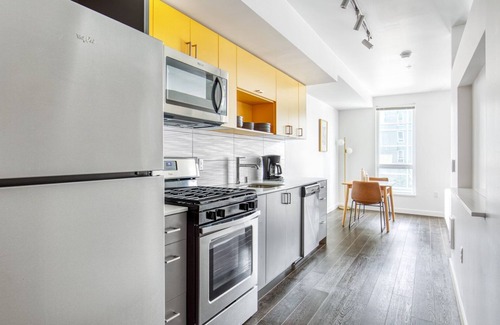 Wilburton Apartamento | Ideal Bellevue 1BR w/ BBQ, Gym, W/D, near Spring District, by Blueground