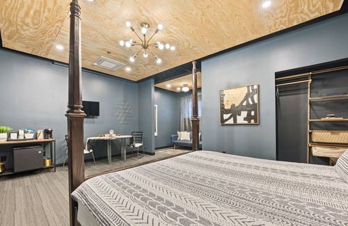 Middletown Casa | Ideal Boutique Hotel in Middletown's Torchlight Pass Revival District 305