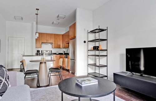 Cambridge Apartamento | Ideal Cambridge Alewife 1BR w/ W/D, Gym & Roof, nr T, by Blueground