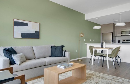 Congress Park Apartamento | Ideal Congress Park 1BR w/ Gym & Pool, near shops & dining, by Blueground