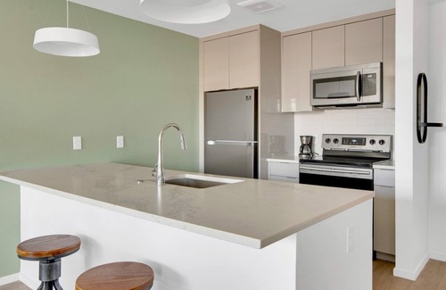 Congress Park Apartamento | Ideal Congress Park 1BR w/ Gym & Pool, near shops & dining, by Blueground