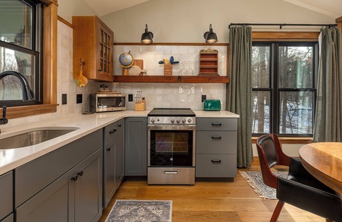 Carbondale Cabina | Ideal Couple's Wooded Retreat near Giant City Park