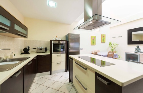 Cruce de Arinaga Casa | Duplex ideal con wifi y terraza ,(happy house)