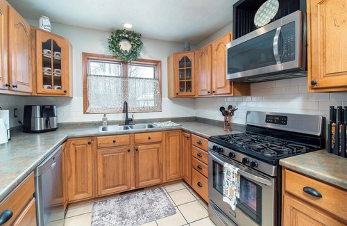 Chautauqua Casa | Ideal Fall getaway. Wine tours. Leaf Peeping. Fishing. Birding. Wonderful home!