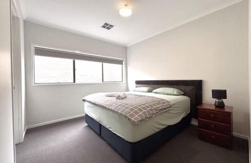 Kalkallo Casa | Ideal Family Home Near Parks & Donny with Garage