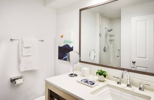 Key West Hotel | Ideal Family Stay in Great Location! 2 Garden View Villas Key West Aquarium!