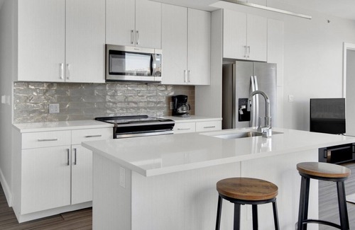 Five Points Apartamento | Ideal Five Points 2BR w/ Pool & Gym, walk to Union Station, by Blueground