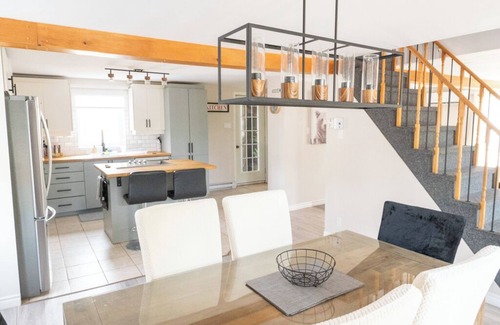 Desjardins Casa | Ideal para 1 ó 2 familias A 3 minutos del ferry al Viejo Quebec Parking y jardín