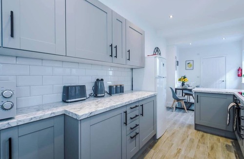 Crewe Casa | Ideal for contractors & long term stays, sleeps 8!