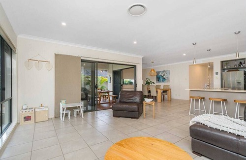Pottsville Casa | Ideal for families or grab some friends & bring them along too!