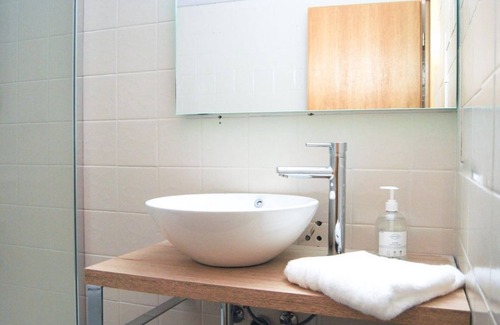 Trarbach Cama Y Desayuno | Ideal for friends traveling together, 3 bedrooms, 4 bathrooms - guest house at the Moseltherme