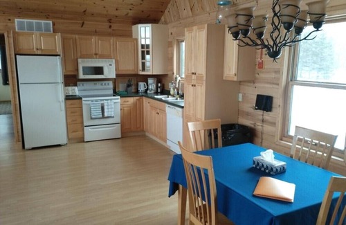 Rainy River District Cabaña | Ideal for hunters and anglers year round in the heart of Lake of the Woods ON