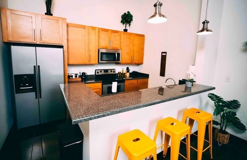 Arcadia Apartamento | Ideal for long stays w/2 king beds, gym & pool