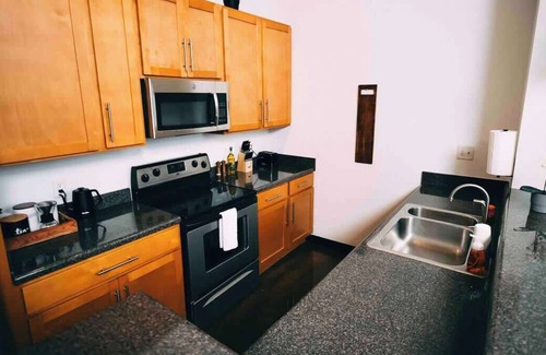 Arcadia Apartamento | Ideal for long stays w/2 king beds, gym & pool