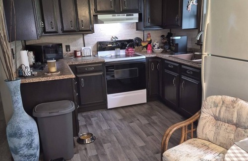 Mansfield Casa | Ideal for traveling professionals. Private 2-bedroom home in peaceful Mansfield.