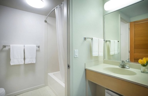 Kahului Casa | Ideal Hawaii Vacation! 2 Lovely Garden View Units, Pool