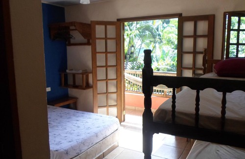 Pereque-Mirim Casa | Casa de estilo rústico, ideal para familias grandes. Su casa de campo en la playa