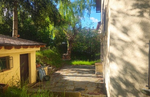 Osseja Casa | casa ideal para familia 8 personas cerca espana con jardin garaje y wifi