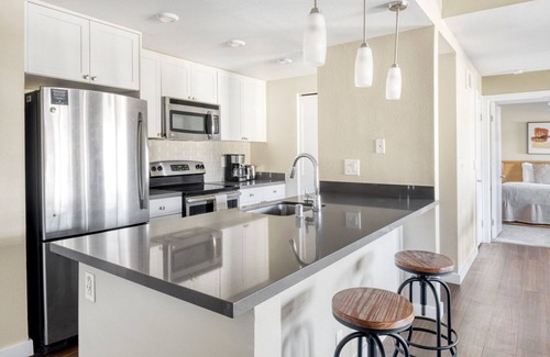 University City Apartamento | Ideal La Jolla 1BR w/ Gym, W/D & Pool, nr bars & shops, by Blueground