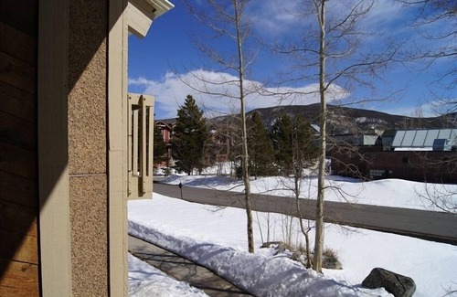 Frisco Condominio | Ubicación especial! ¡3BR + / 3BA duerme 10+ en comodidad! ¡Mascotas también!