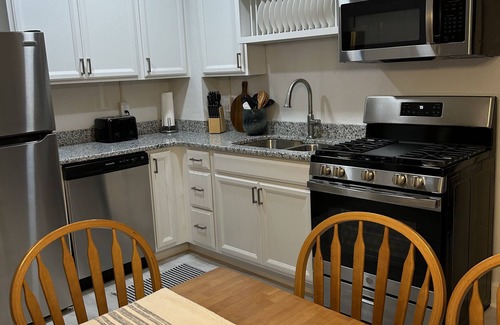 Gettysburg Casa | IDEAL LOCATION DOWNTOWN-groups&families! Living rooms on 3 levels-ADA accessible