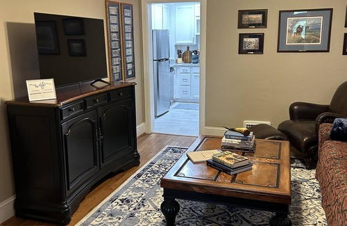 Gettysburg Casa | IDEAL LOCATION DOWNTOWN-groups&families! Living rooms on 3 levels-ADA accessible