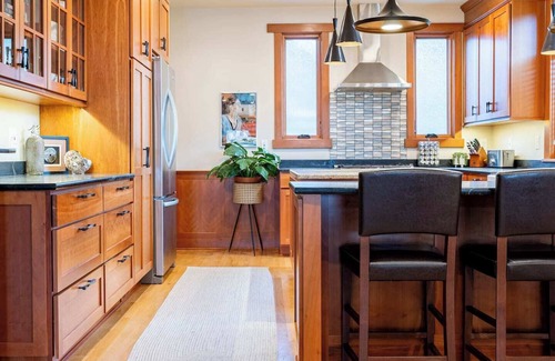West Queen Anne Casa | Ideal location - Downtown: 5 mins. Well-appointed with everything + Chef's Kitchen