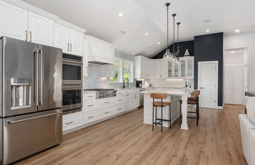 Duck Casa | Ideal Location in Duck, NC. Short Walk to Town and Short Walk to the Beach