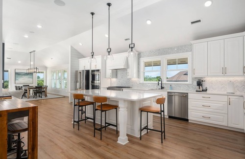 Duck Casa | Ideal Location in Duck, NC. Short Walk to Town and Short Walk to the Beach