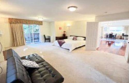 Renton Villa | Ideal location, Seattle spacious Villa