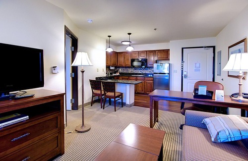 West Valley City Condominio | Ideal Location! Free Breakfast Buffet. Pool, Hot Tub & Waterslide. Near Salt Palace Convention Center!