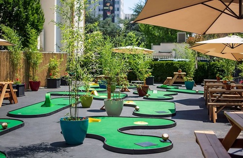 Goose Hollow Hotel | Ideal Mix of Comfort and Value! Near Providence Park! Pets are Allowed!