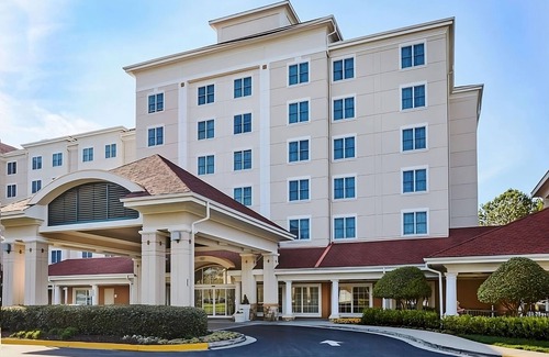 College Park Hotel | Ideal Mix of Comfort and Value! 3 Comfortable Units, Pet-Friendly, w/ Pool