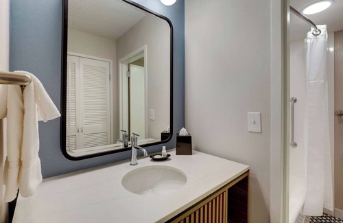 Mayo Clinic Hotel | Ideal Mix of Comfort and Value! Close to Fountain Hills Botanical Garden