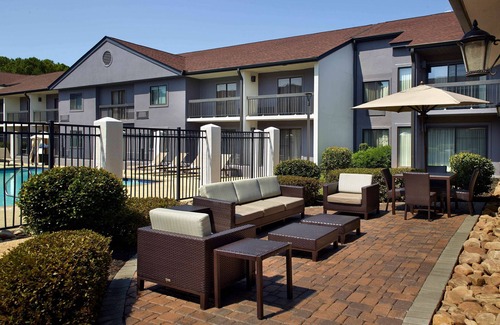 Norcross Casa | Ideal Mix of Value, Comfort and Convenience! 2 Family-friendly Units, Pool