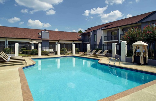 Norcross Casa | Ideal Mix of Value, Comfort and Convenience! 2 Family-friendly Units, Pool