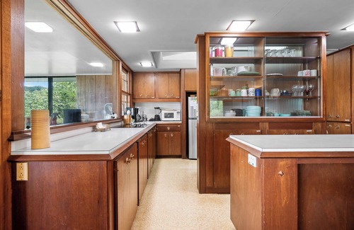 Ridgedale Casa | Ideal monthly stay. Great lake location. 2 BR home in Frank Lloyd Wright style.