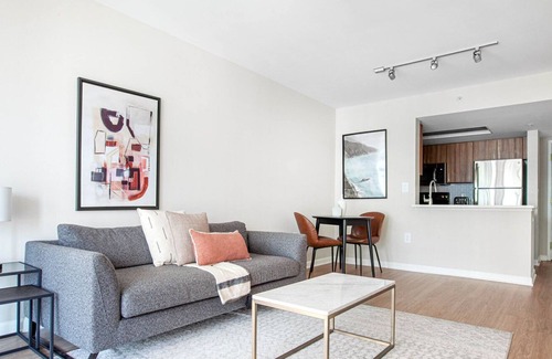 Chinatown Apartamento | Ideal Mount Vernon 1BR w/ Gym, Pool, nr. Georgetown Law, by Blueground