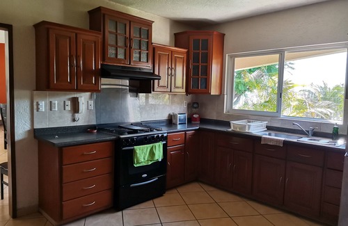 Burgos Bugambilias Casa | casa flor de mayo ideal para descansar y divertirse con la familia o con amigos.